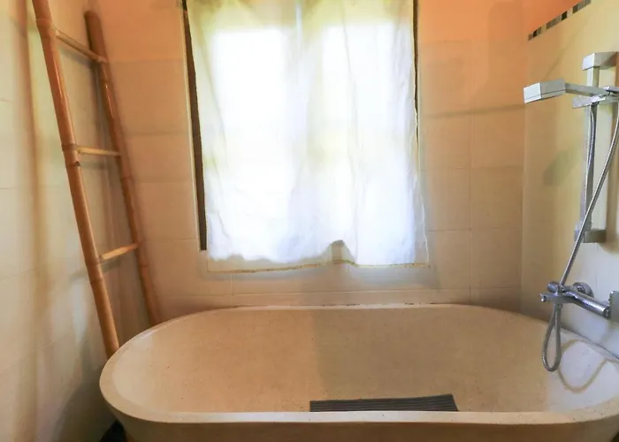 Chez Nyoman Guest house 2*